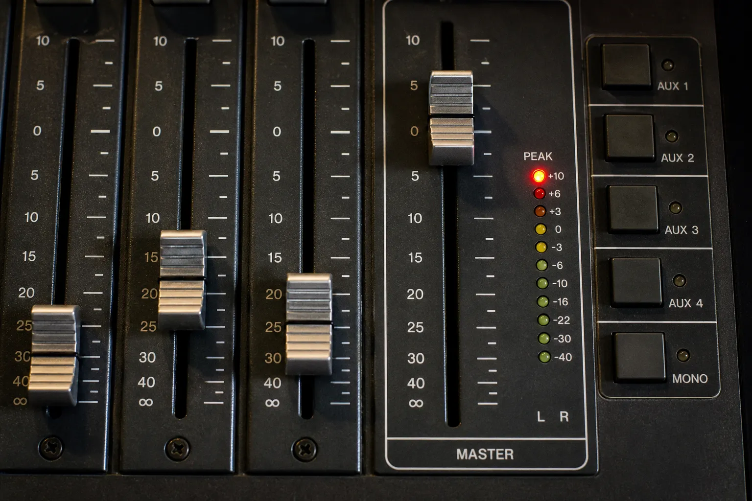 Export avant mastering : les pièges du bus master
