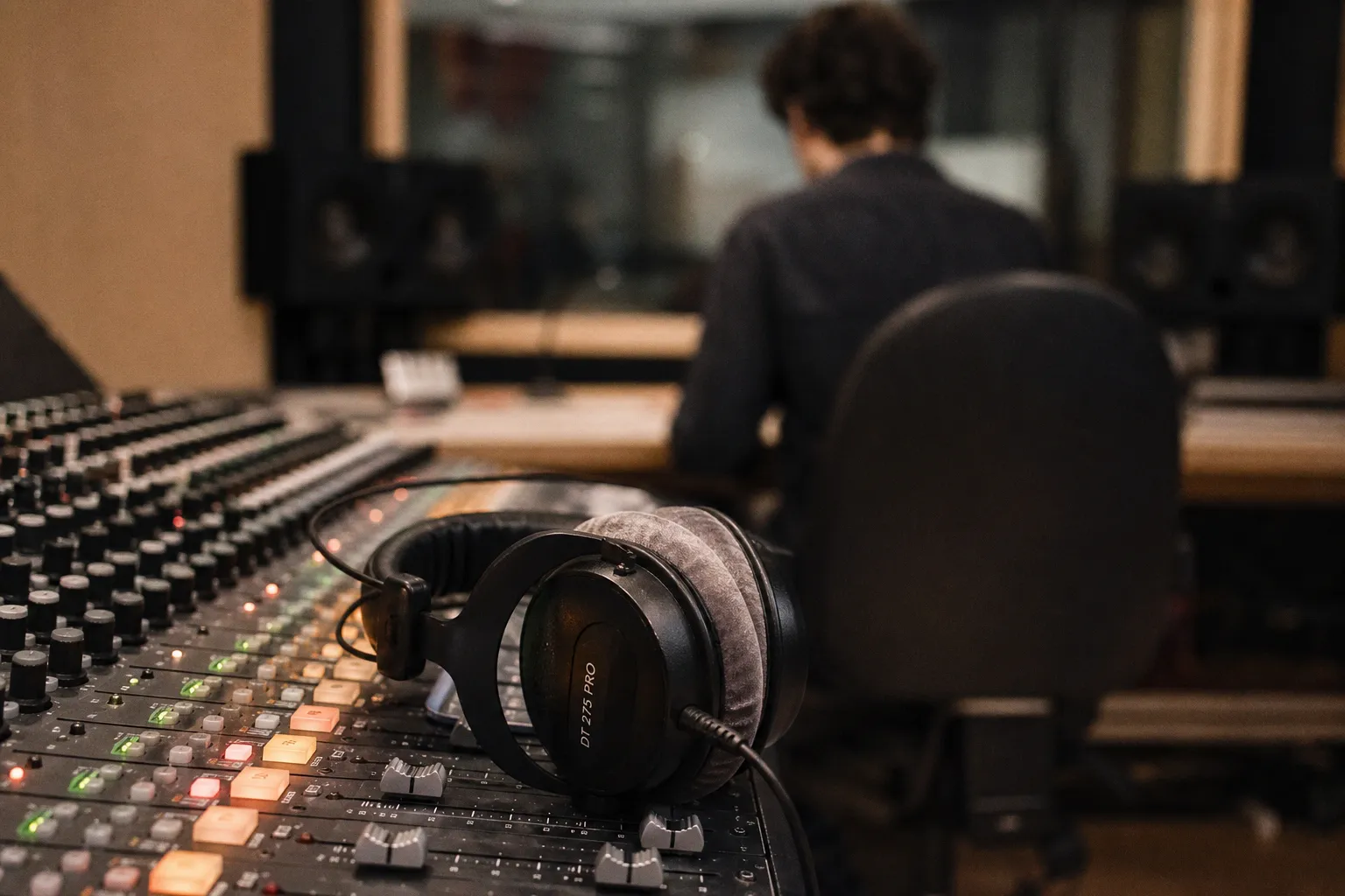 Le casque beyerdynamic DT 275 PRO : monitoring haute isolation pour environnements bruyants