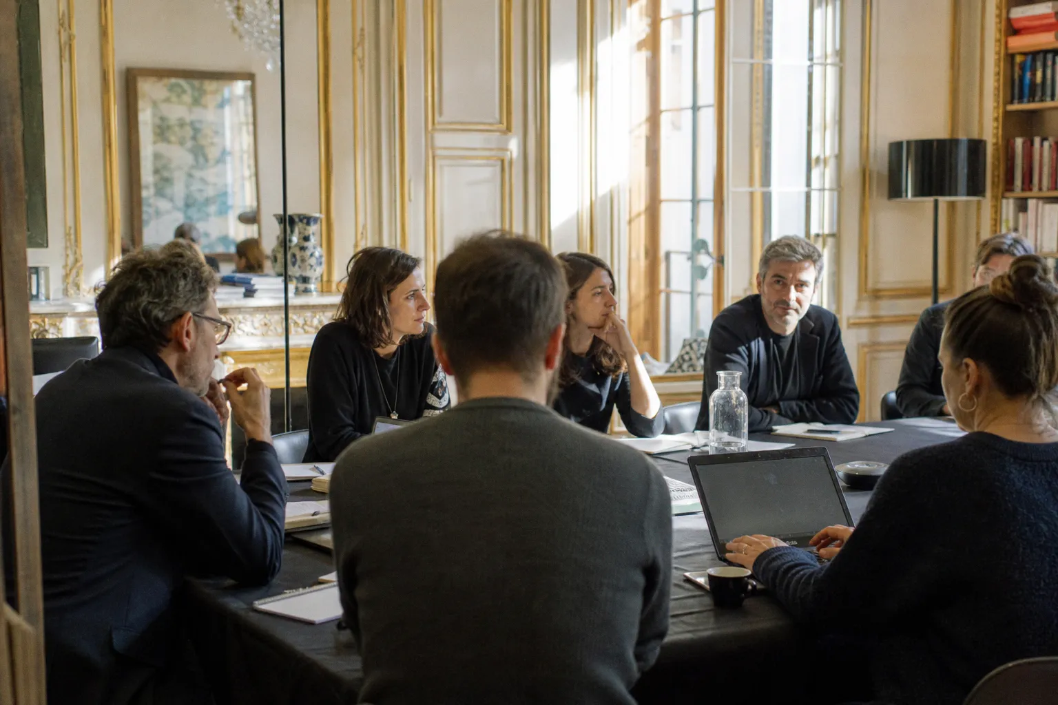 Musique et IA : les labels veulent instaurer un marquage officiel des productions