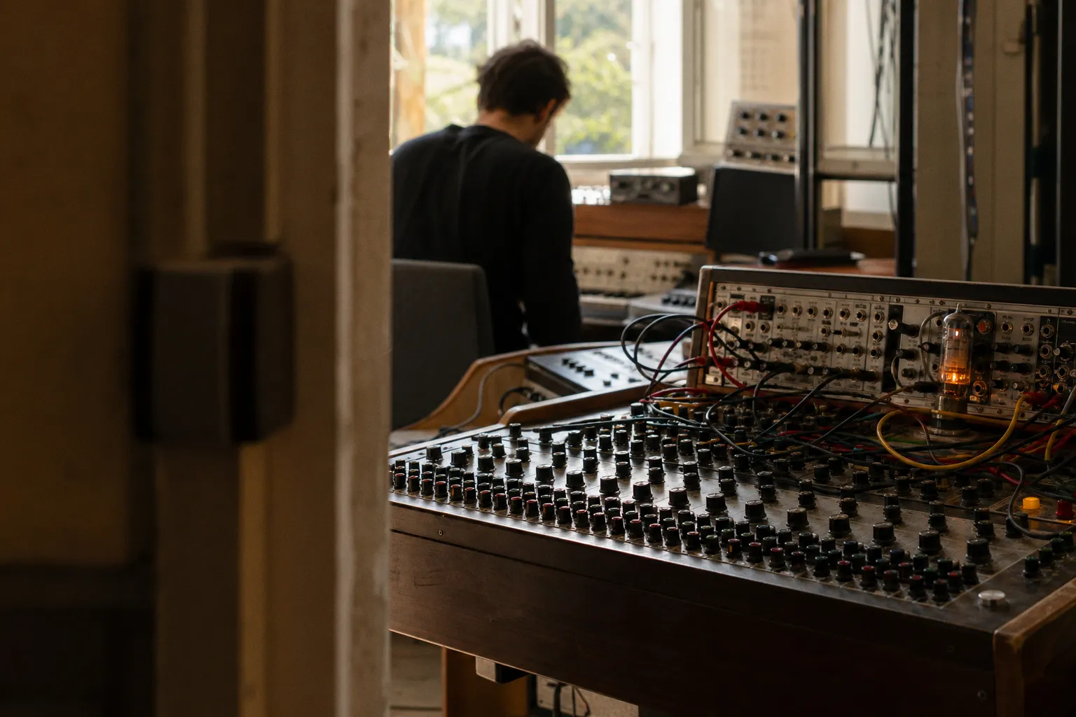 Podcasts de musique électronique : pourquoi la curation humaine surpasse les algorithmes