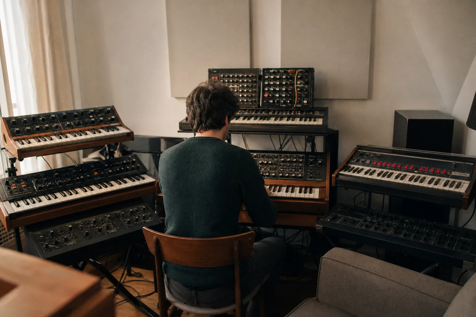 Sunset Circuits : Dusk Audio réunit six synthétiseurs vintage dans un plug-in gratuit